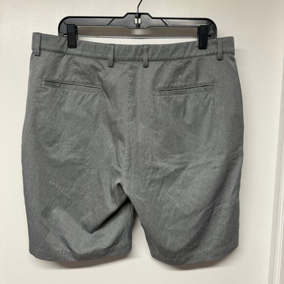 Greg Norman Mens Gray Golf Shorts Dry Fit Performance Size 36 Inseam 9" - Picture 2 of 10